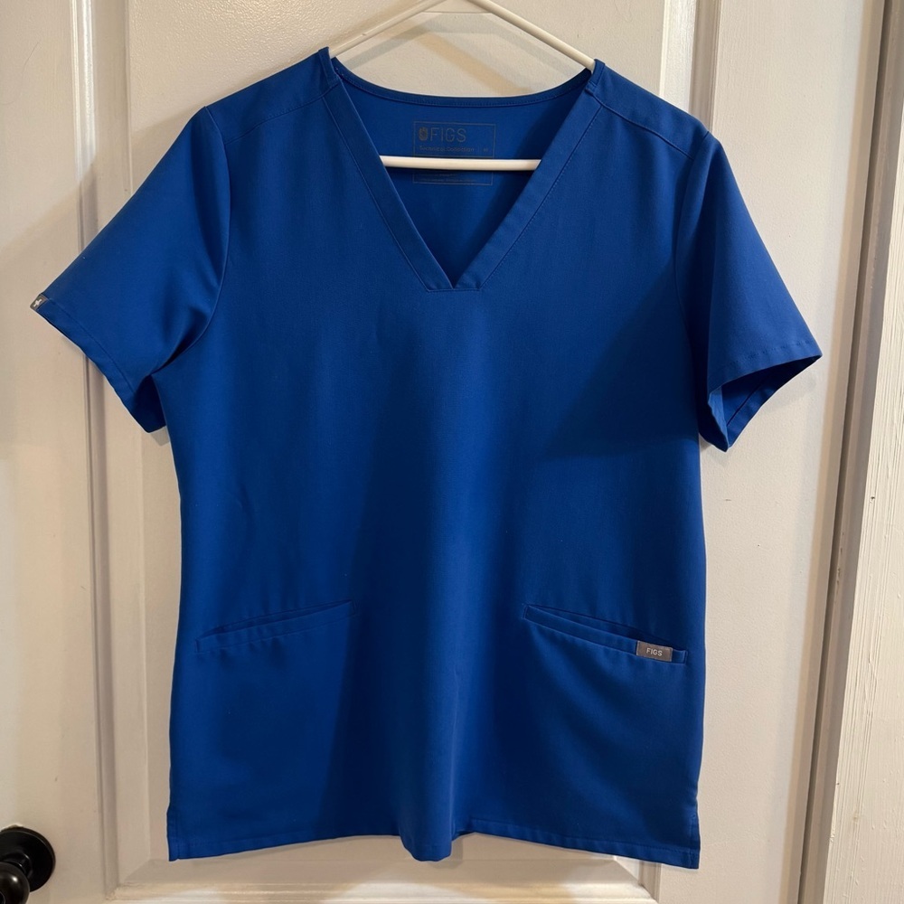 Figs Casma Three-Pocket Scrub Top Royal Blue Medium